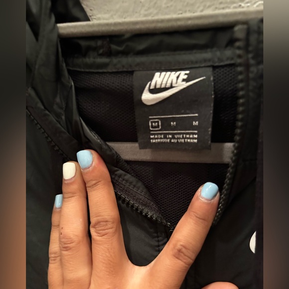 Nike black wind breaker - Picture 4 of 4